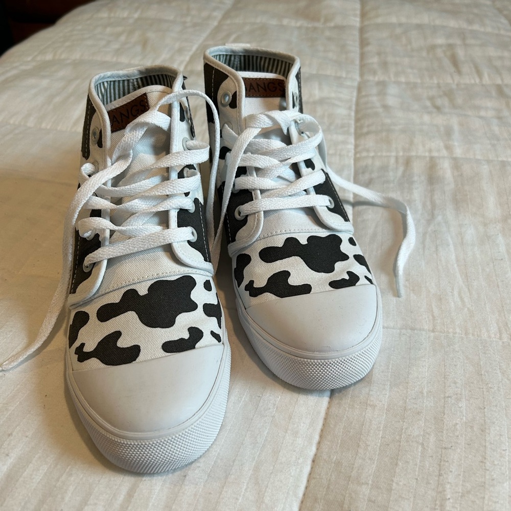 Brand new shoes by Bang